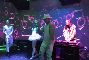 杭州富阳区大源镇附近夜总会招聘酒水促销员,加班双倍工资吗？