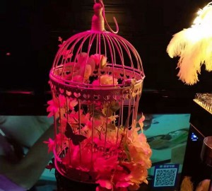 杭州哪家ktv招聘酒水促销员,中午管饭吗？
