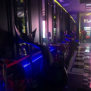 上海浦东新区洋泾街道附近酒吧招聘包厢服务员,是当天上班当天发薪吗？